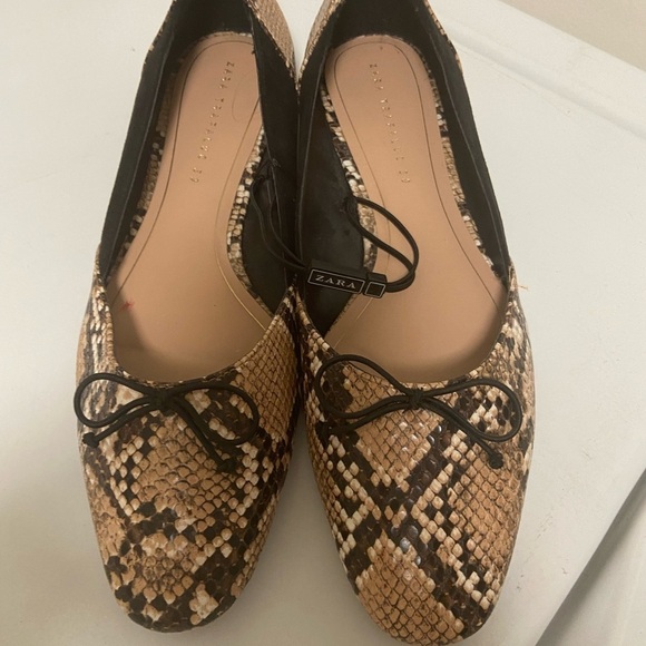 Zara trafaluc snakeskin and black flats new size 8 - Picture 6 of 10